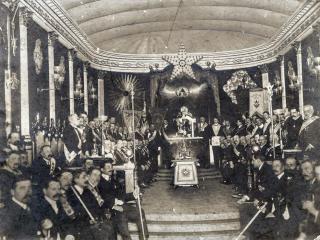 Antiguo Gran Templo a fines del siglo XIX Dirige Dr. Julio Bastos. 